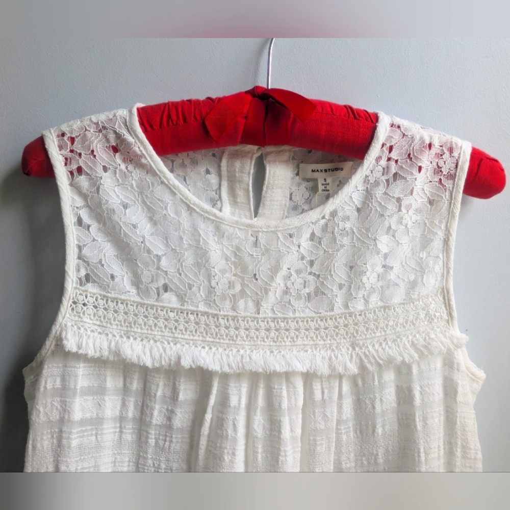 NWOT.....Max Studio White Cotton Sleeveless Lace Top Size Small - Picture 3 of 9